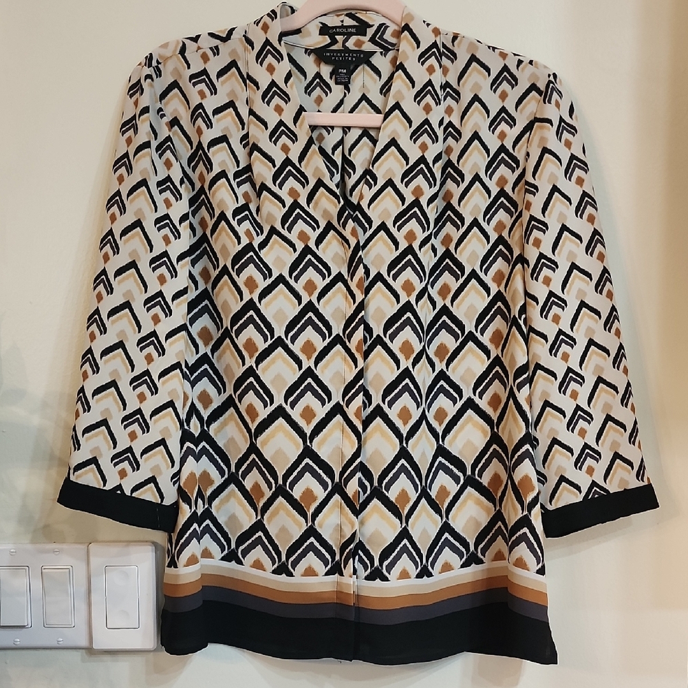 Caroline Investments Petite Black, White & Tan Geometric Button-Front Shirt